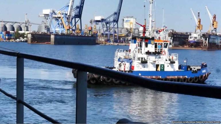 Російські окупанти відкрили вогонь по нашим кораблям в Азовському морі (ВІДЕО)
