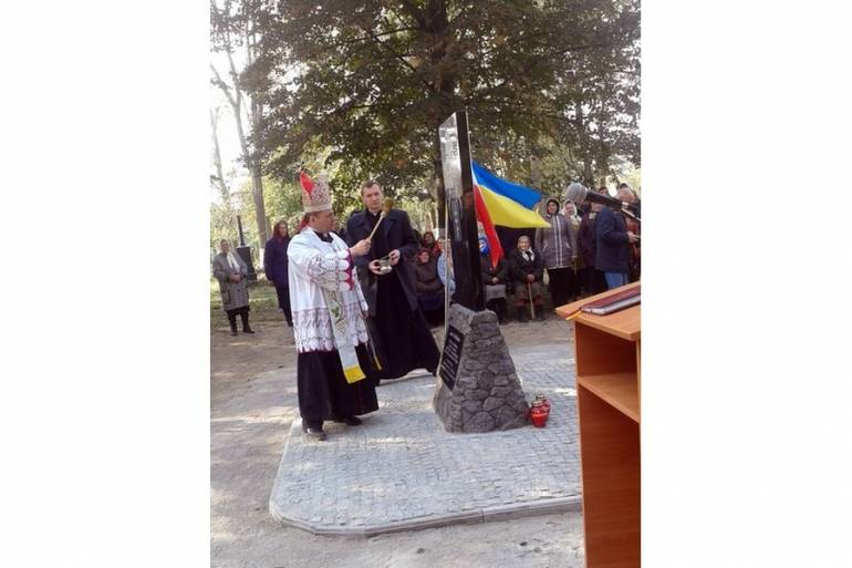 відкриття памятника Яну Потоцькому у селі Пиків фото