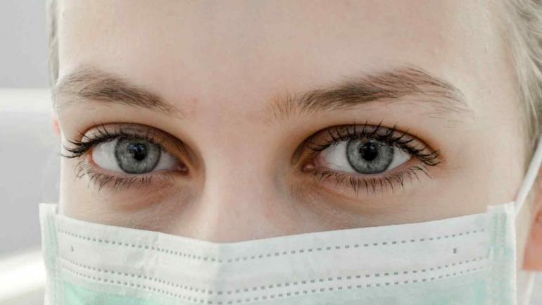 В Україні вперше зафіксували коронавірус у медичних працівників