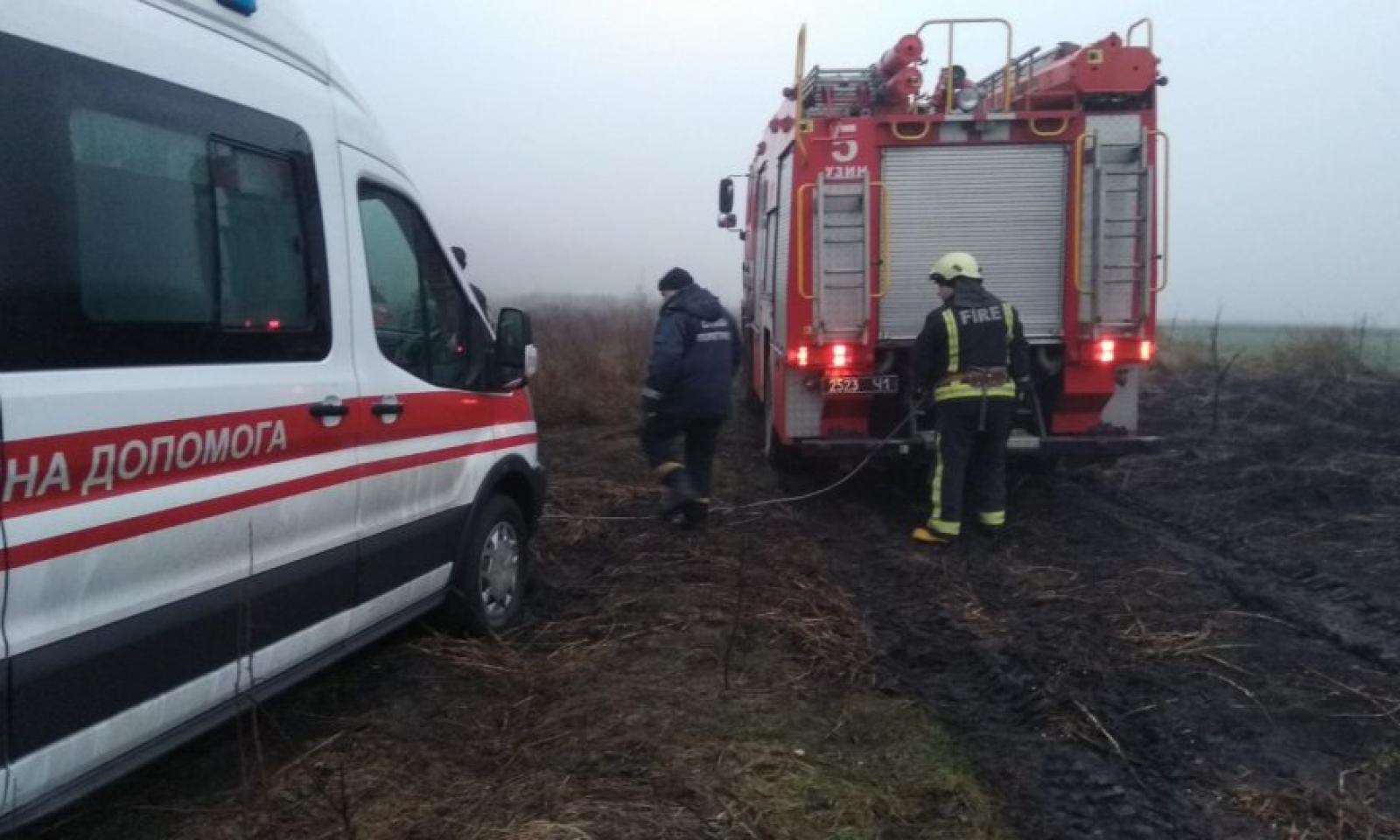 На Вінниччині бригаду швидкої з болота витягнули рятувальники