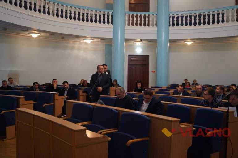 Вінницькі депутати &laquo;шукали&raquo; в сесійному залі губернатора