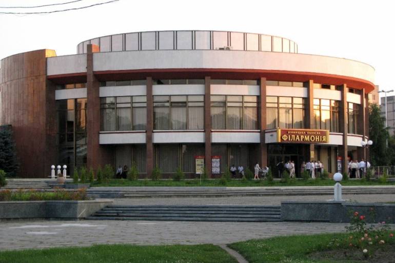 Землю філармонії передали з другого разу