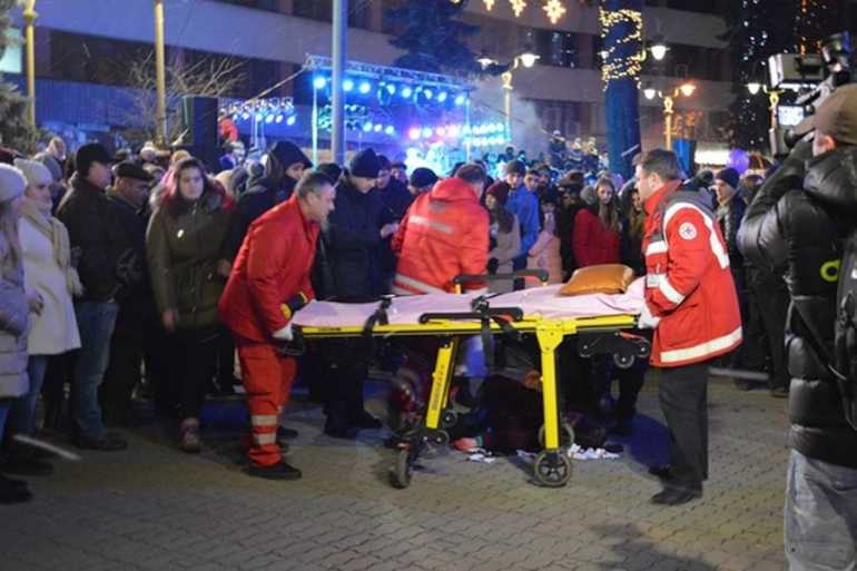 У Франківську на відкритті ялинки постраждала 17-річна дівчина