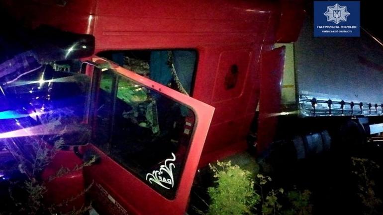 Смертельне ДТП під Києвом: п'ять загиблих та 20 осіб травмовані