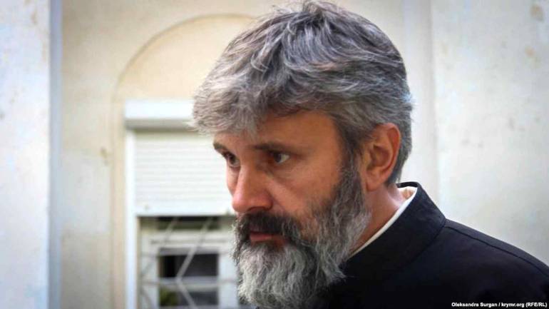 У Сімферополі на автовокзалі затримали архієпископа ПЦУ
