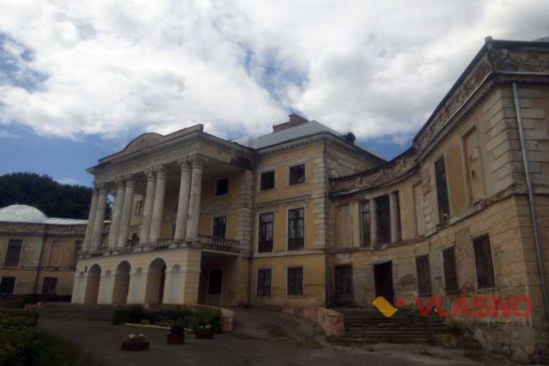 палац у Вороновиці фото