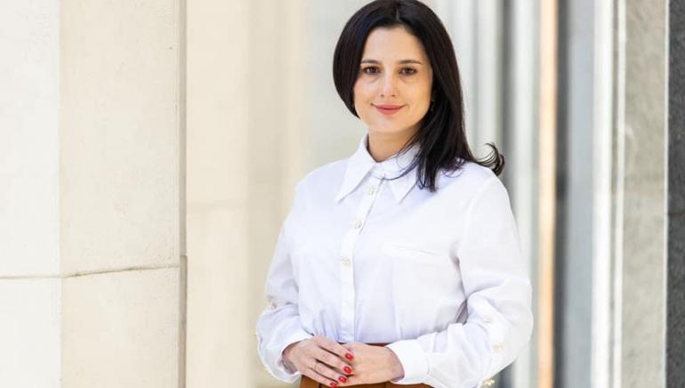 Ірина Борзова: "Боротьба з бідністю це комплексна програма, а не разові &laquo;подачки&raquo;, як раніше"