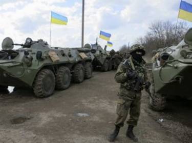Терористи продовжують обстрілювати українські блокпости у зоні АТО