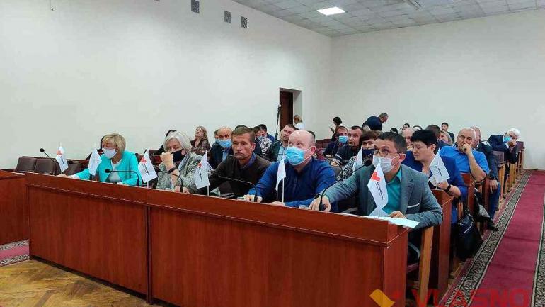 &laquo;Я теж людина, скільки можна з мене знущатися?&raquo;: директорку сільської школи депутати хочуть залишити без премії