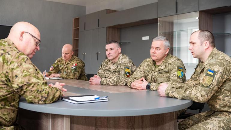 Сергій Наєв провів робочу зустріч із командувачем Об'єднаних Сил ЗС Канади віцеадміралом Бобом Очтолоні