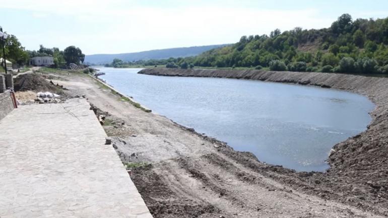 На Вінниччині завершують облаштовувати міні-море з пішохідною косою та пляжем
