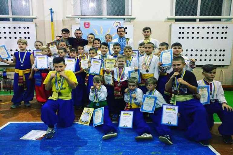 Вінничани найкраще в Україні станцювали бойовий гопак
