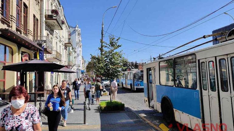 У Вінниці майже годину стояли трамваї та тролейбуси (ФОТО)