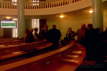 Не всіх громадських активістів пускали на сесію