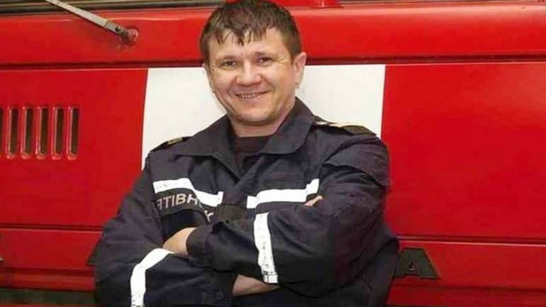В Одесі нагородять рятувальника, який загинув під час пожежі у коледжі
