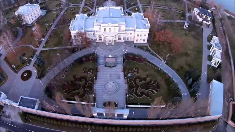 Журналістам вдалося здійснити аерозйомку маєтку президента Петра Порошенка