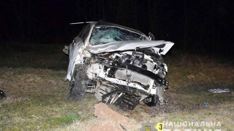 Вночі в ДТП загинуло дві людини, трьох забрала &laquo;швидка&raquo;