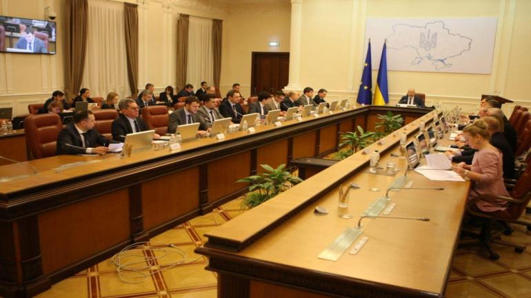 Уряд урізав виплати на дітей приватних підприємців