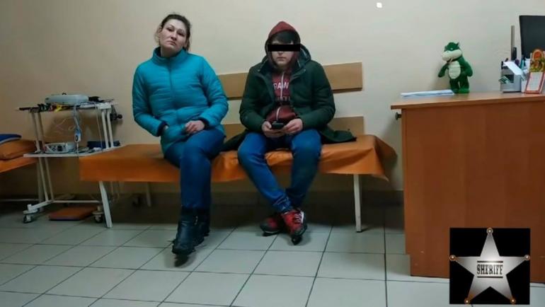 "Це мій чоловік": на Вінниччині патрульні затримали жінку з п'яним підлітком
