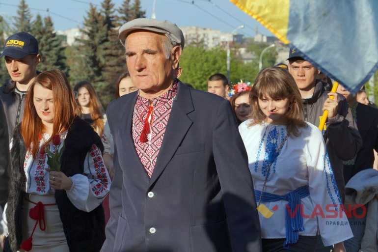 Марш української незламності зібрав вінничан у вишиванках