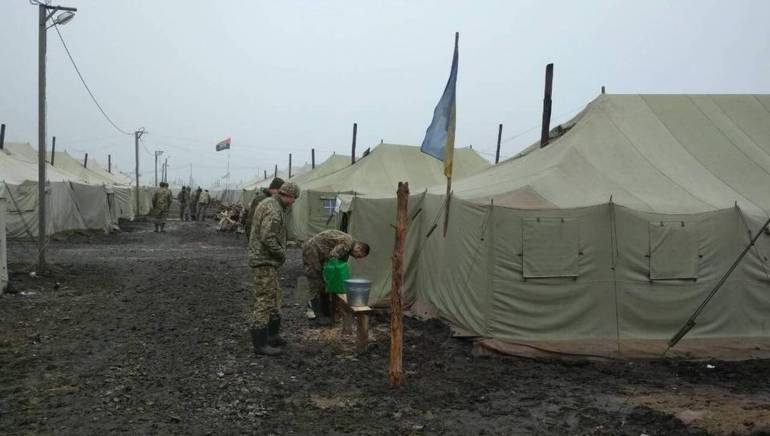 На Миколаївщині під час пожежі на полігоні загинув військовий, семеро постраждали