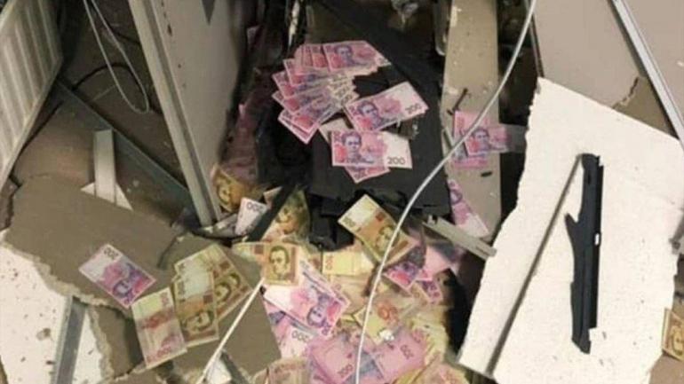 Ранкові грабіжники підірвали банкомат у Теплику