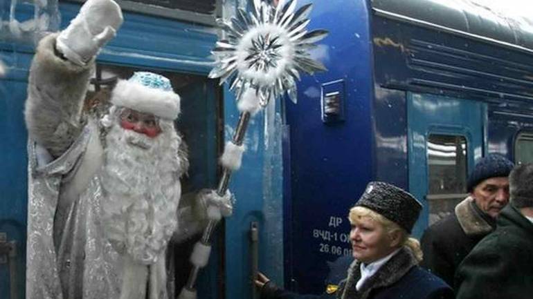 Новий рік майже 17 тисяч українців зустрінуть в потязі