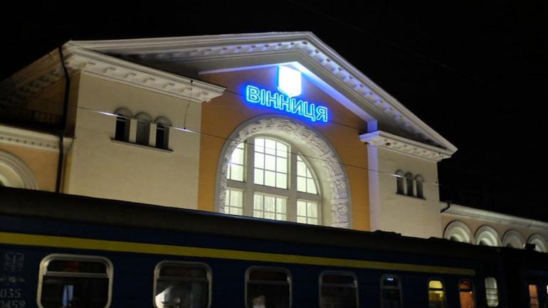 На вінницькому залізничному вокзалі працює лише вбиральня та дві каси