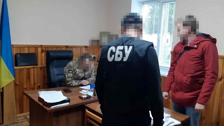 Працівники військової частини на Вінниччині викрали 19 мільйонів гривень, які мали піти на систему захисту