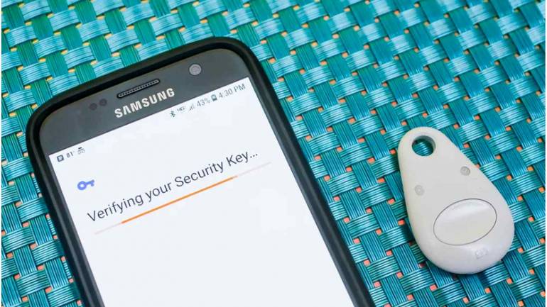 Новий пристрій Google зберігає паролі та ідентифікує користувача