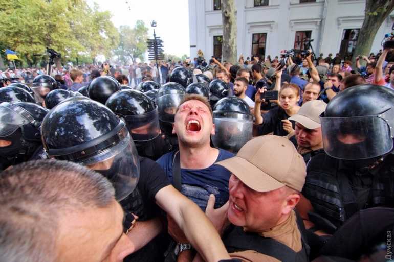 сутички в Одесі фото