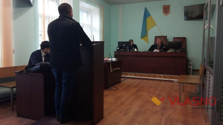 На Вінниччині судять поліцейського, який приїхав &ldquo;вгамовувати&rdquo; конфлікт за участі свого батька
