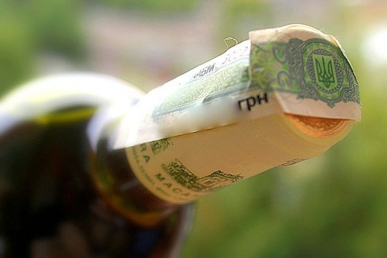 Знижено вартість акцизної марки на алкоголь та тютюн