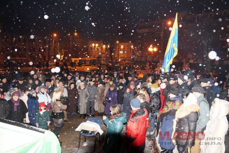 Вінничани підтримали маріупольців віршами та присутністю