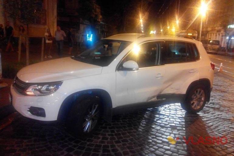 За один вечір на Соборній у Вінниці сталося три аварії