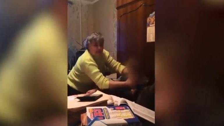 &laquo;Задушу тебя, тварюко&raquo;: на Одещині репетитор обзивала і била дітей (ВІДЕО)