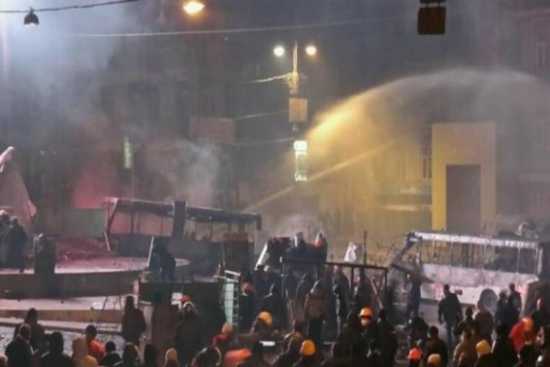Гранати, водомети, коні та електрошокери: протести в Україні розганятимуть по-новому