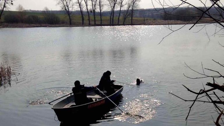 У ставку на Вінниччині рятувальники знайшли тіло чоловіка