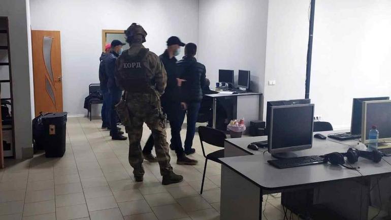 У Вінниці викрили нелегальний call-центр у якому грабували людей