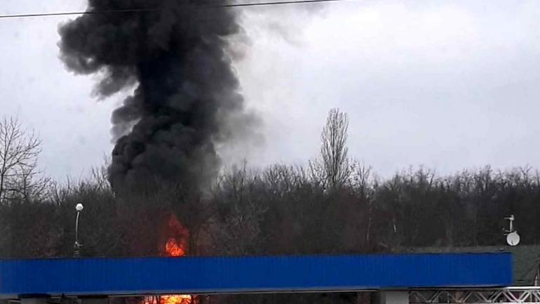 П'ять пожежних автомобілів гасили вогонь у кафе у Вінниці