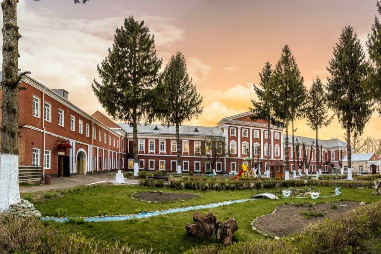 палац в Іванові на Вінниччині фото