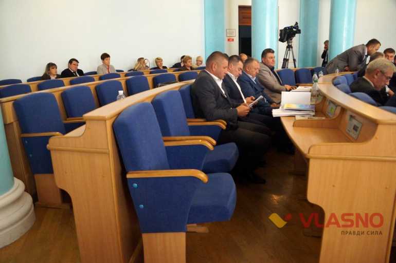 порожній зал вінницької облради фото