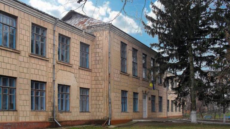 школа у Демидівці фото