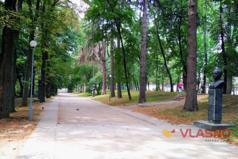 алея літераторів у Вінниці фото