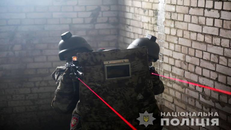 Спецпризначенці Вінниці затримали небезпечних злочинців та звільнили заручників