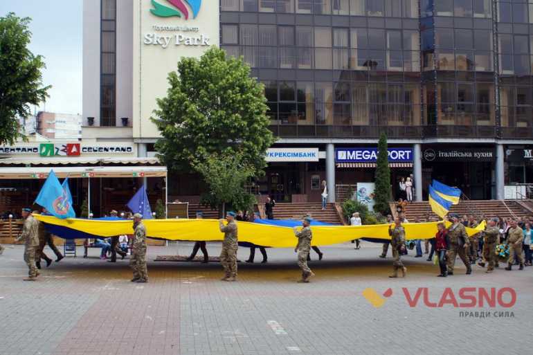 хода учасників АТО у Вінниці фото