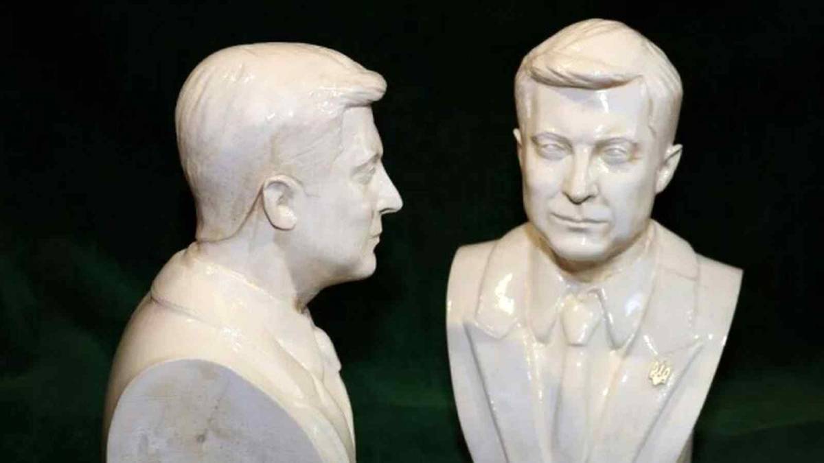 В Інтернеті за дві тисячі можна придбати бюст Зеленського