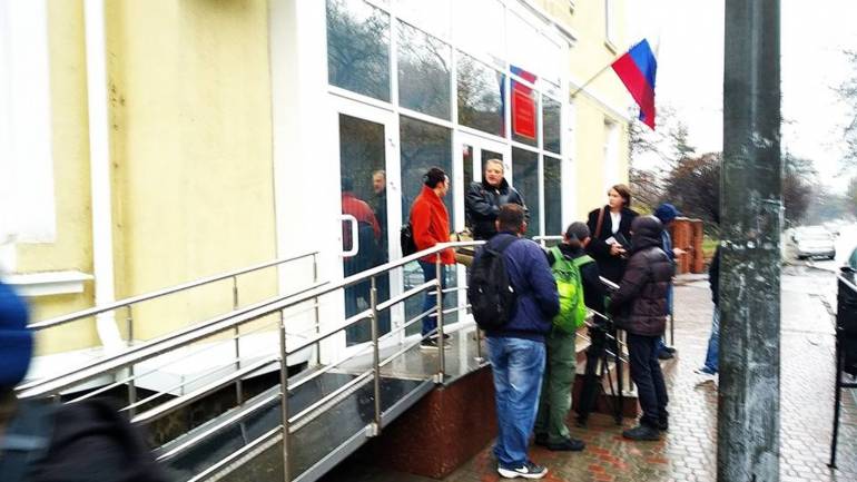 Захоплених моряків везуть до суду в окупований Сімферопіль