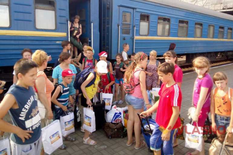 діти-переселенці з Красногорівки фото