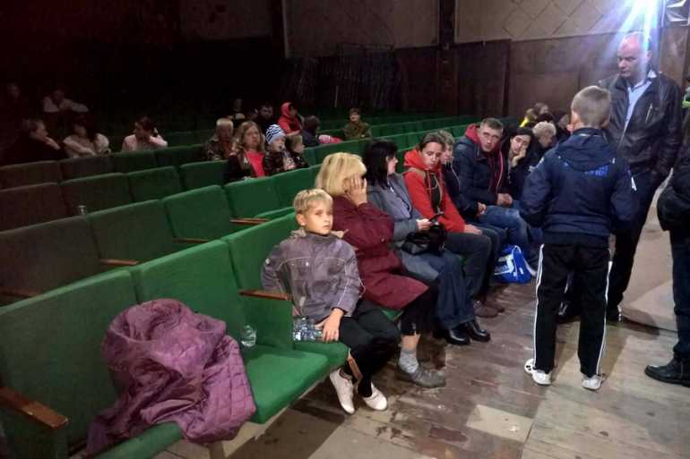 евакуйовані люди з Калинівки у Козятині фото